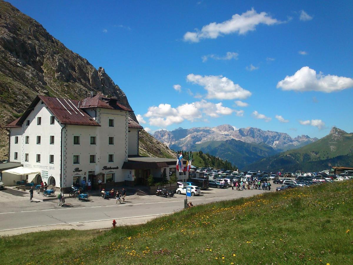 Hotel Col Di Lana Canazei Exteriör bild