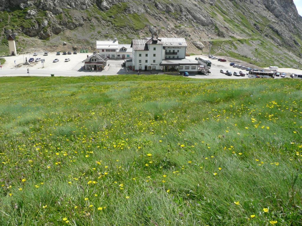 Hotel Col Di Lana Canazei Exteriör bild